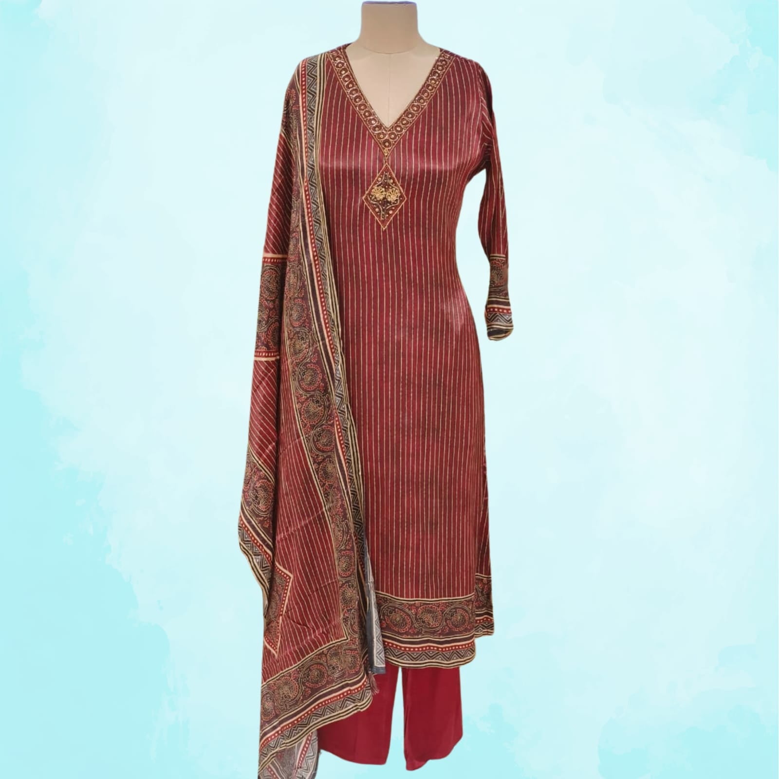 Pure crepe Full Set with hand work (with lining)