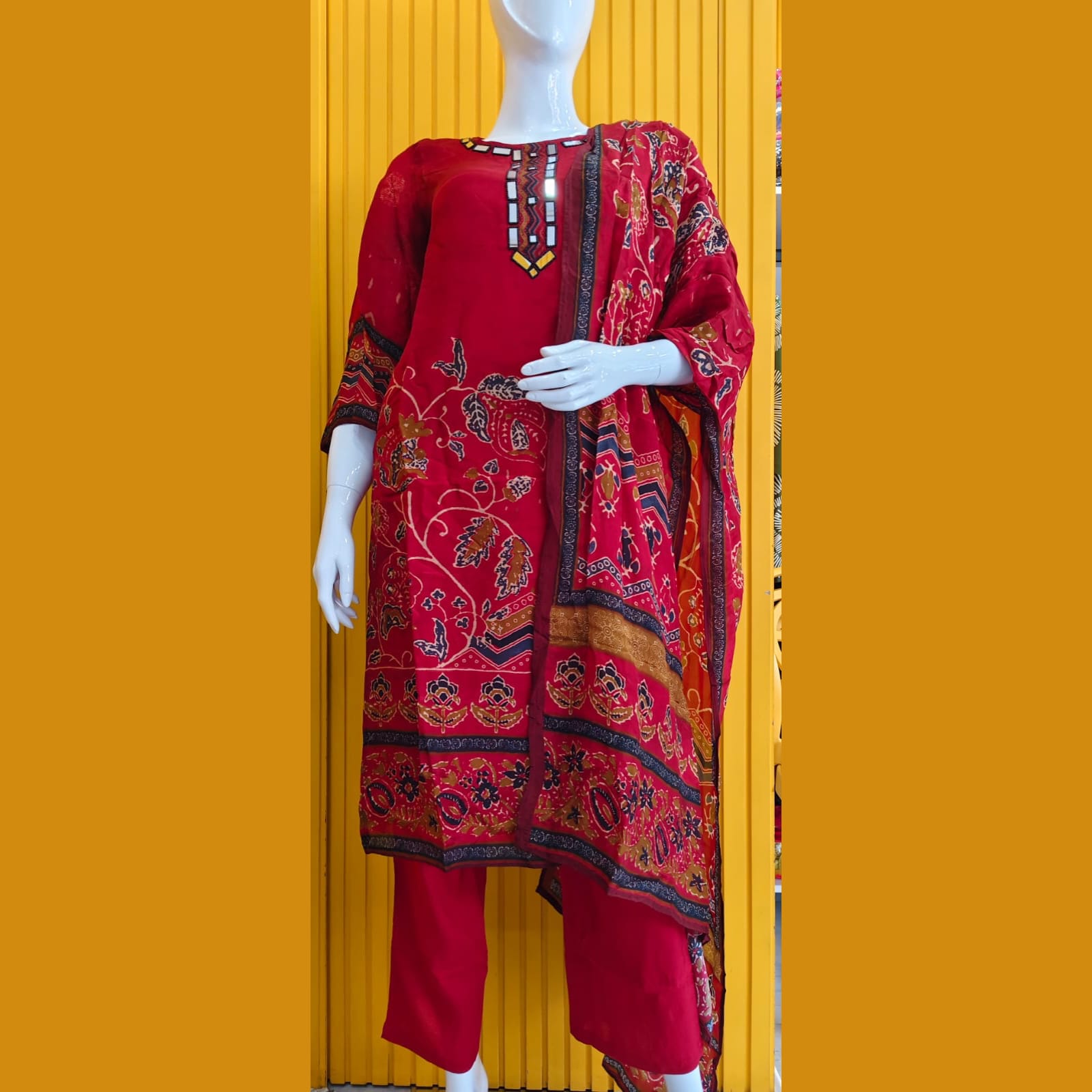 Pure Crepe Full Set with Mirror work