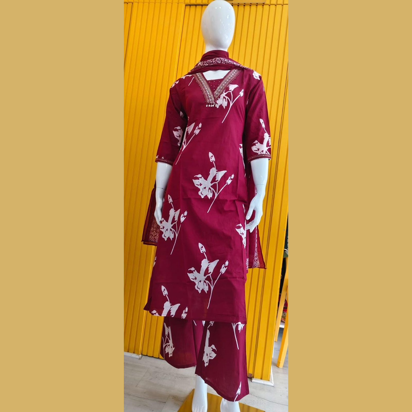 Full Set with high V neck Straight fit Maroon